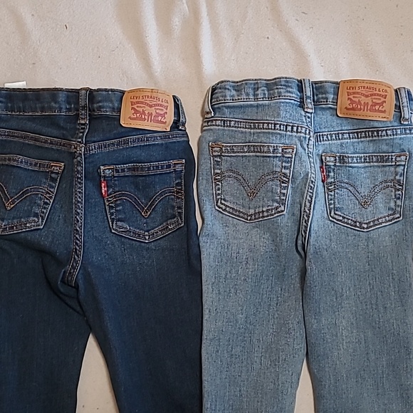 Girls size 5 Levis - Picture 2 of 4